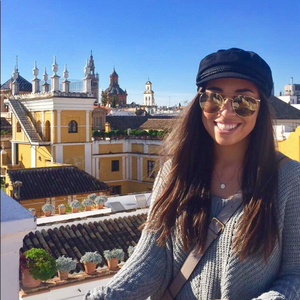 Meet your Posher, Kayla
